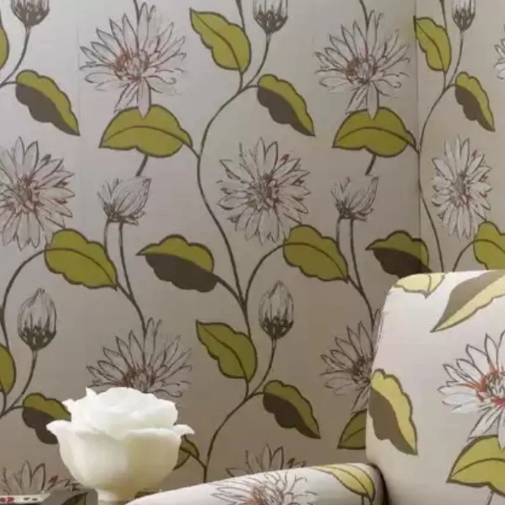 Nina Campbell Giverny wallpaper with water Lilly design on neutral roll